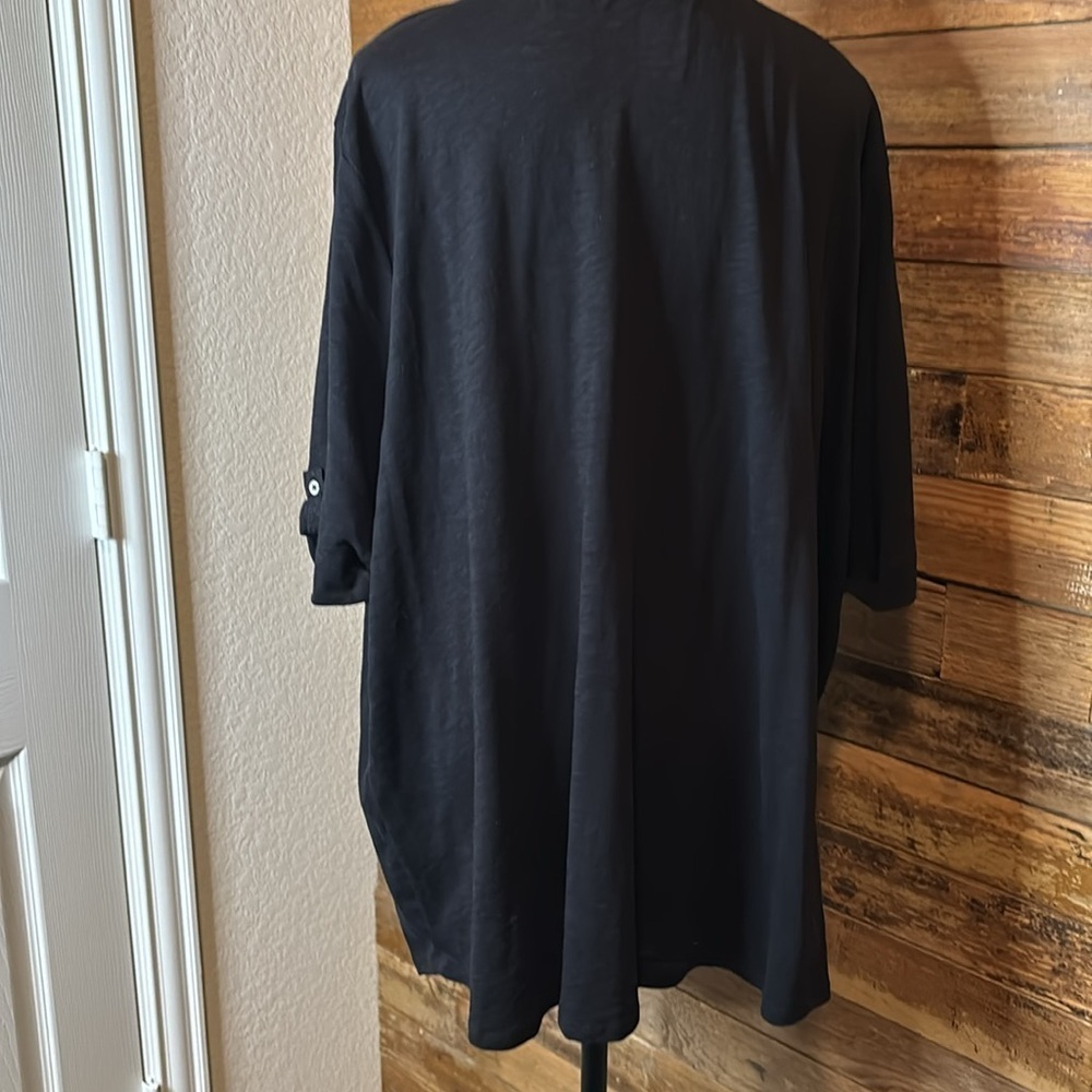 Short sleeve, black pocketed blouse - Picture 4 of 4